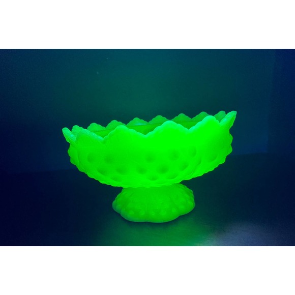 Vintage Fenton custard uranium glass candle stick holder - Picture 3 of 10